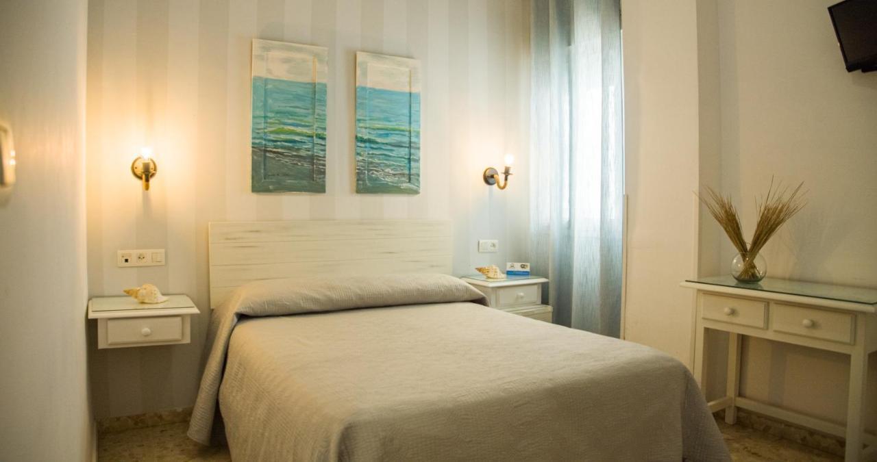 Hostal Patio Andaluz Punta Umbria Exterior photo