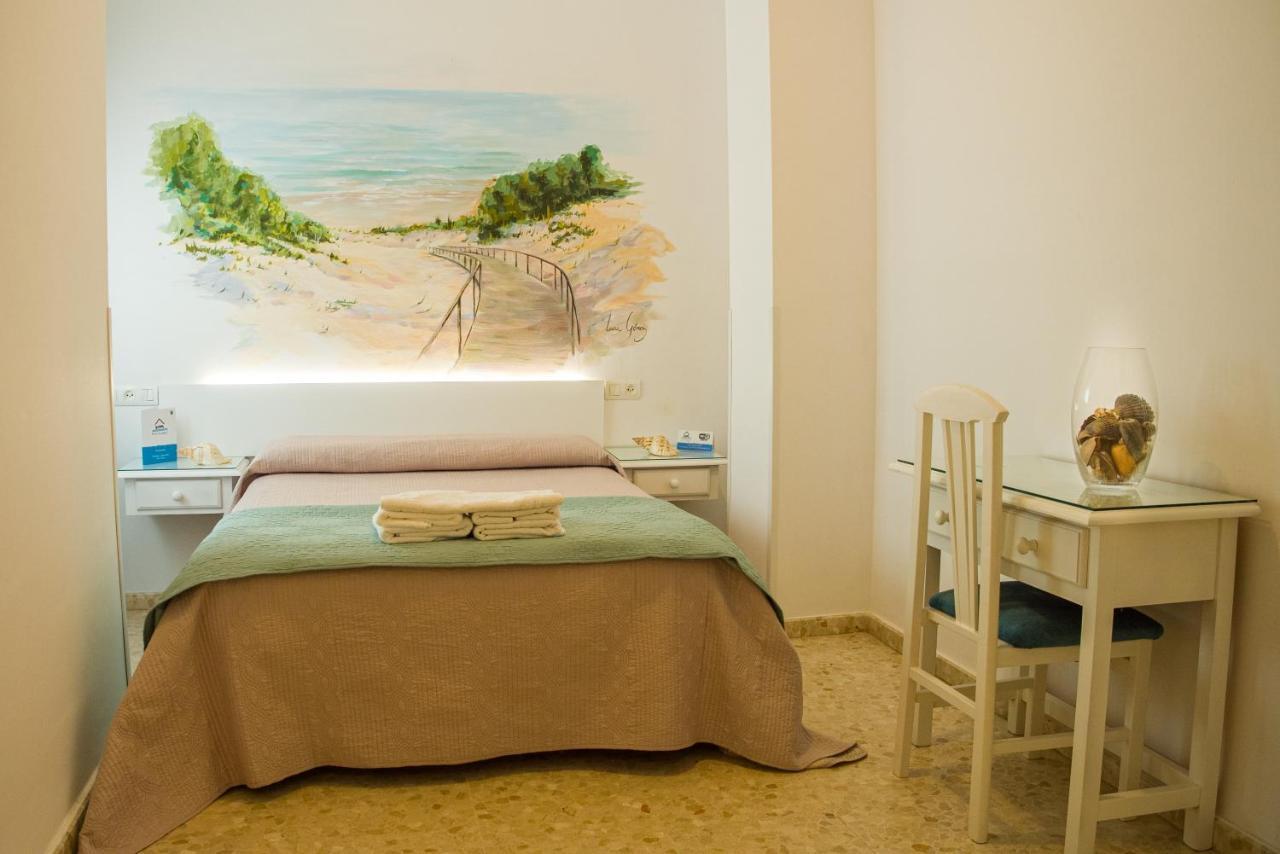 Hostal Patio Andaluz Punta Umbria Exterior photo